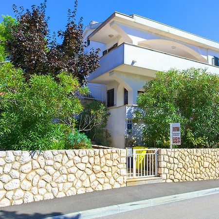 Apartments Vlatko クルク エクステリア 写真