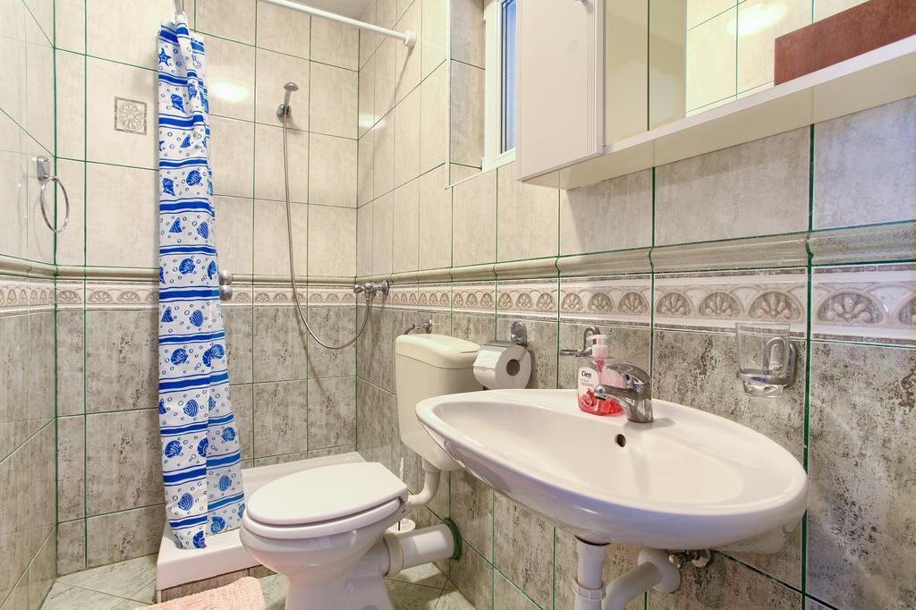 Apartments Vlatko クルク エクステリア 写真