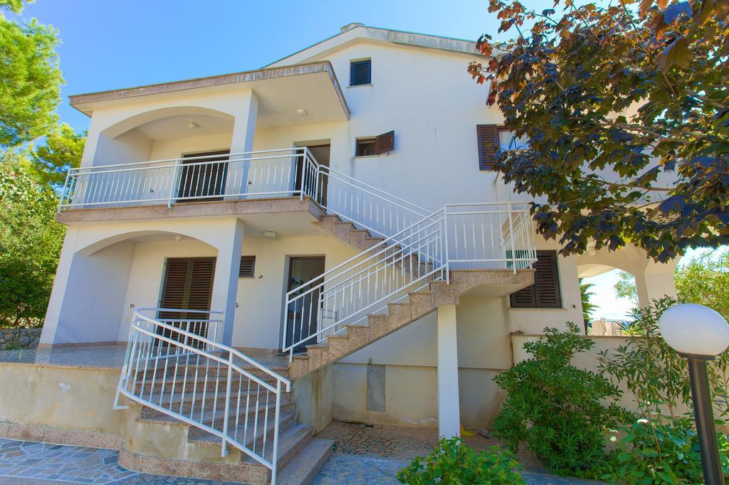 Apartments Vlatko クルク エクステリア 写真