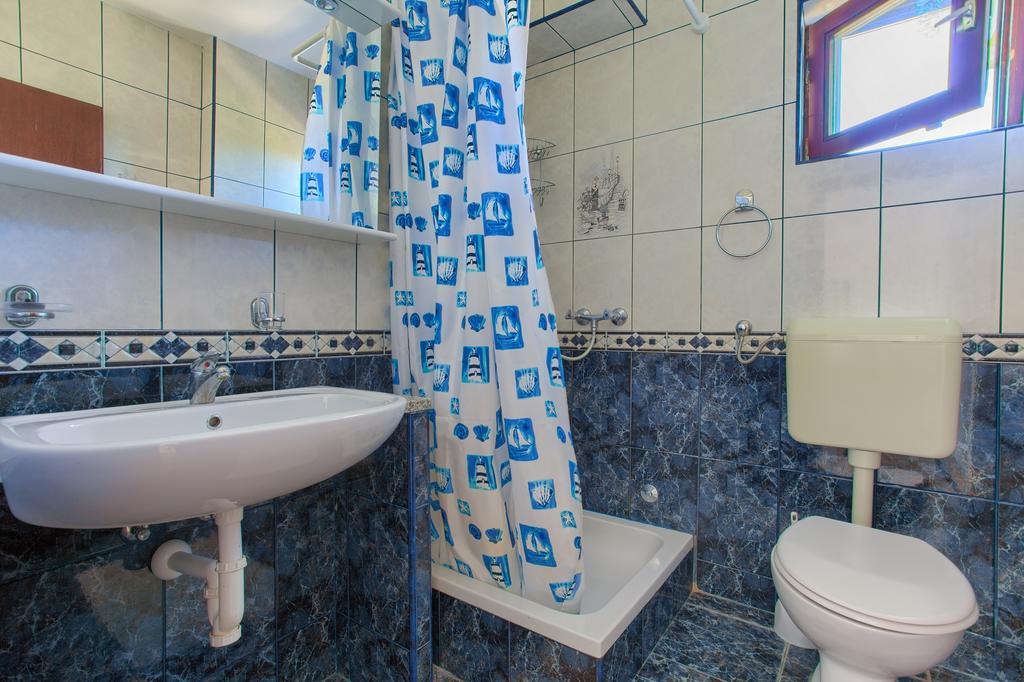 Apartments Vlatko クルク エクステリア 写真